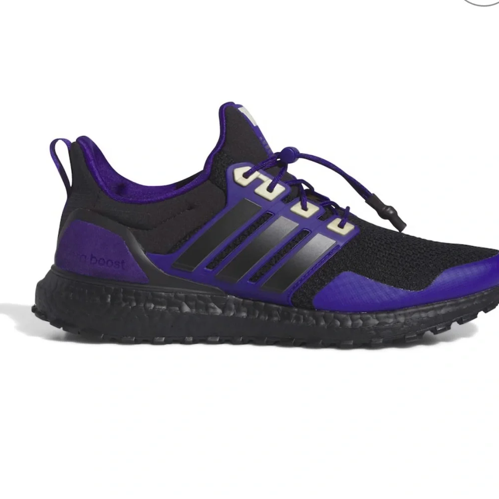 **NWT** Adidas Black/Purple Washington Huskies Running Shoes - Picture 3 of 8